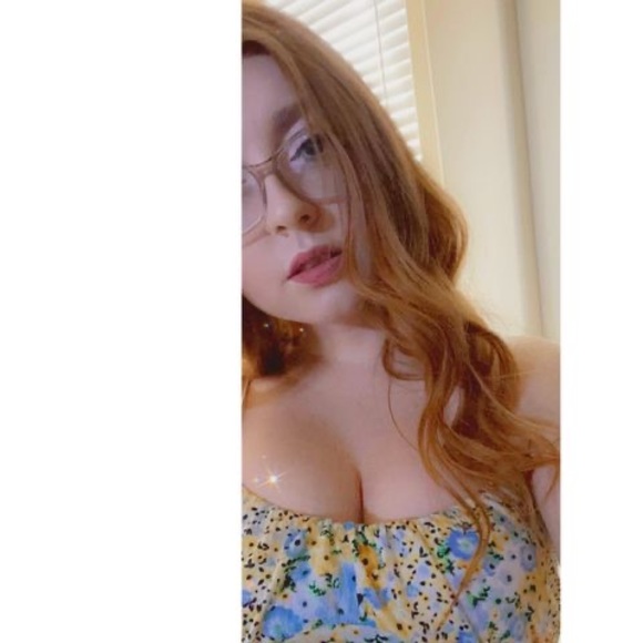 Meet your Posher, Brooke - Picture 1 of 1